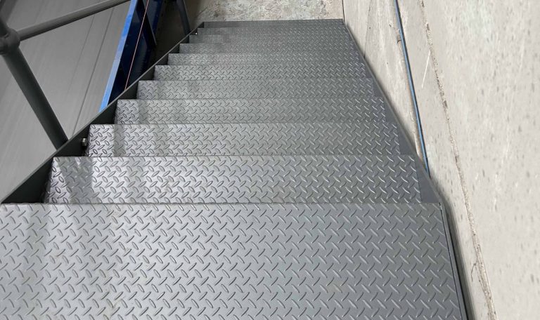 Anti-Slip Surfaces Steel Treads for Staircase